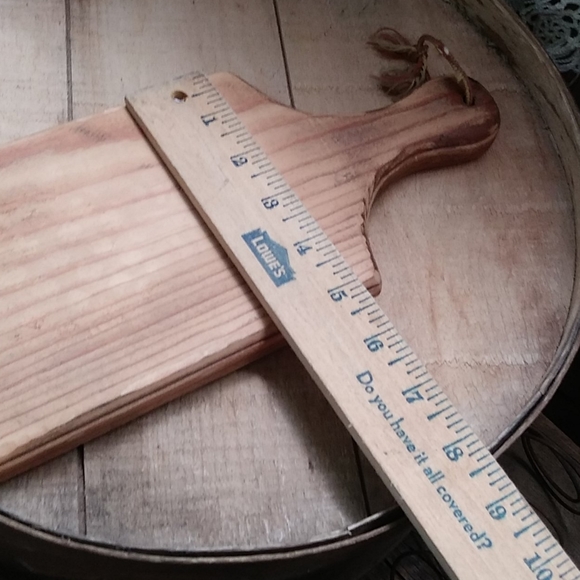 WOODEN CUTTING BOARD - Picture 3 of 4